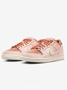 Nike SB Dunk Low Pro “Trocadéro Gardens” Pastel Sneakers EU 39 / US Women’s 8
